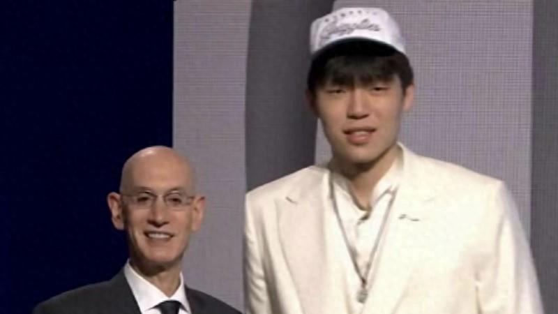 库里38分勇士被开拓者双杀，杨瀚森苦等球队摆烂