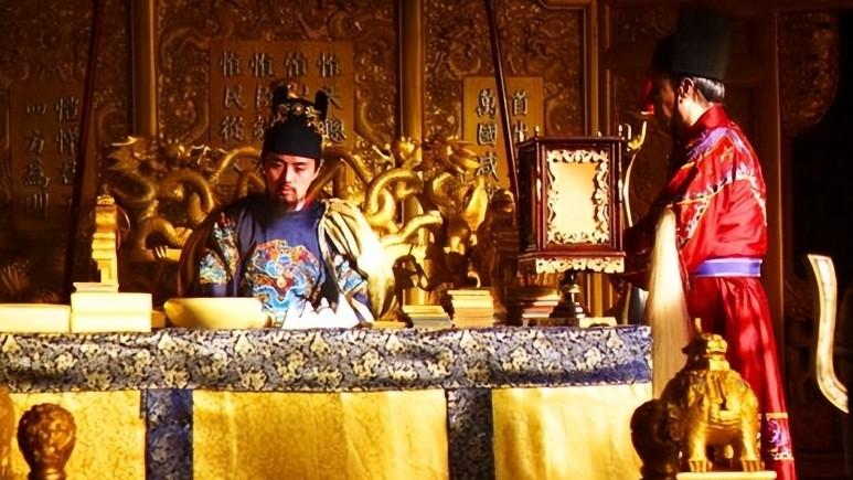 皇帝找算命先生测字，付钱时，算命先生说：死人的钱我不能要