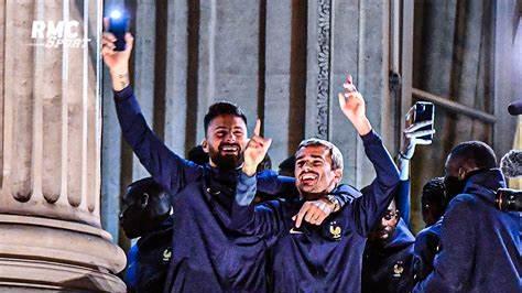 RMC谈法国阵型：登贝莱可能居中踢10号位 姆巴佩、穆阿尼搭档锋线