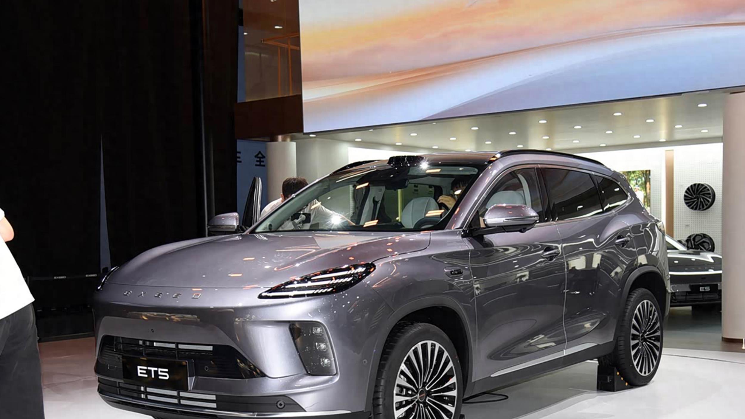 配猎鹰700智驾系统 纯电续航210公里 星途ET5预售价定高了吗？