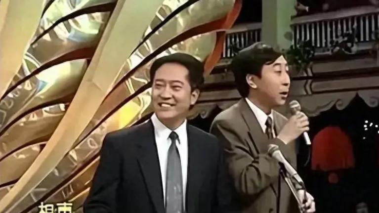 岁月无情！与姜昆冯巩齐名的牛群，晚年竟如此落魄