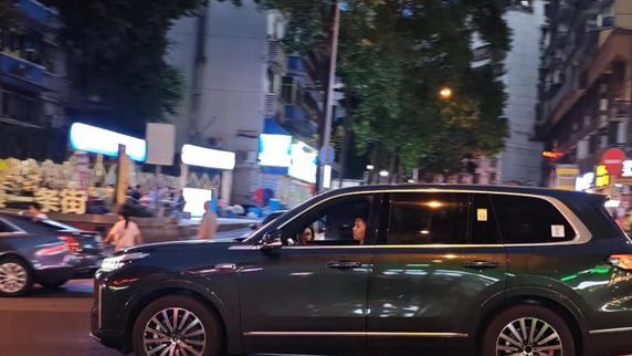 全新吉利银河M9实车现身街头！综合续航超1500km