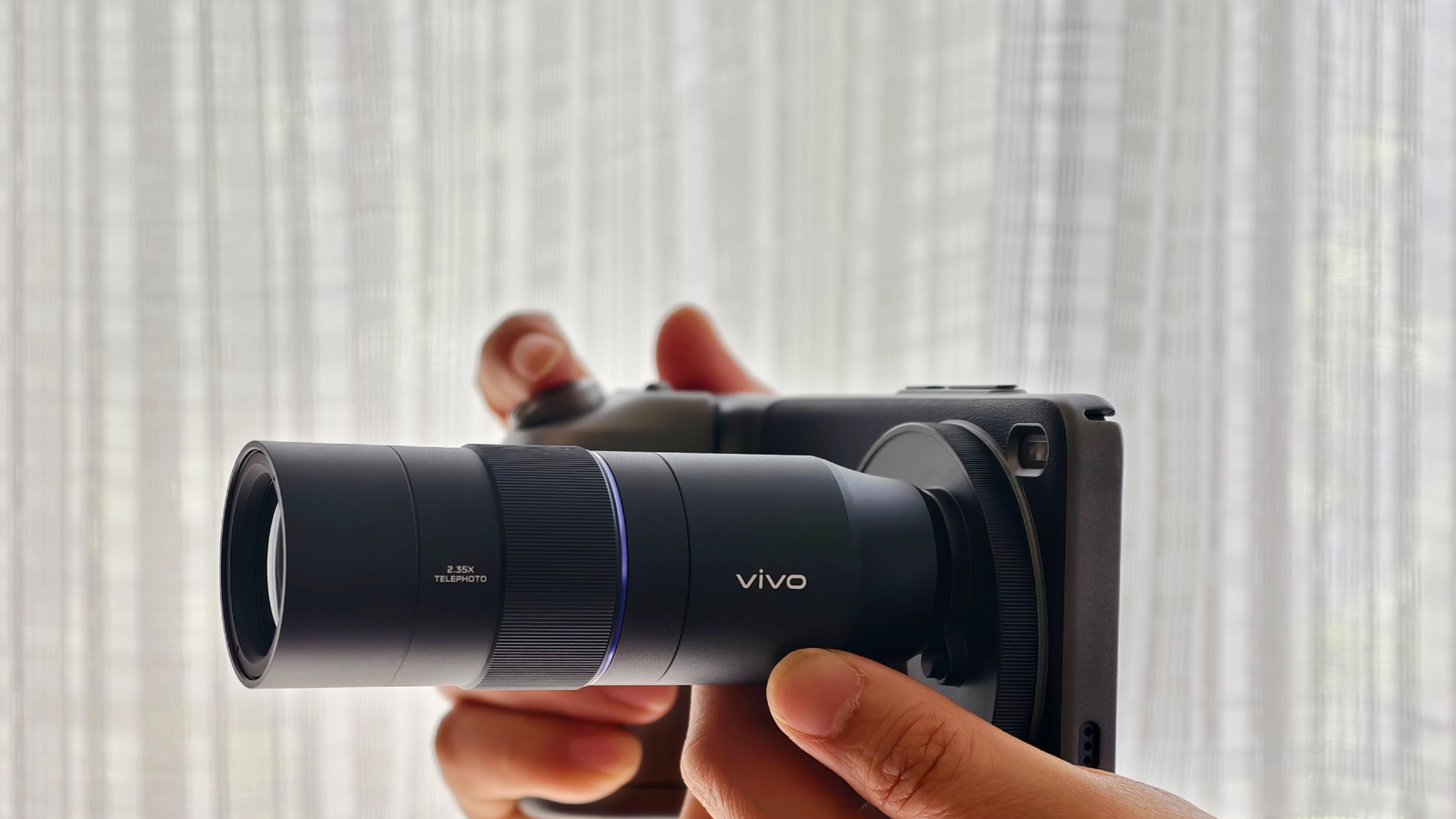 vivo X200 Ultra摄影师套装上手体验：当手机进化成“口袋V单”