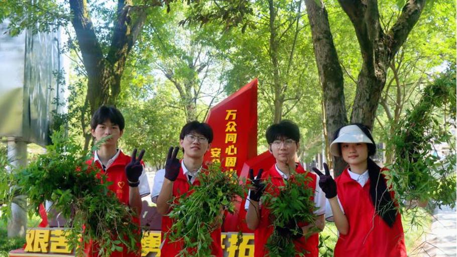 五“心”同行绘新篇！江西应用科技学院心语润乡行实践团助力乡村振兴