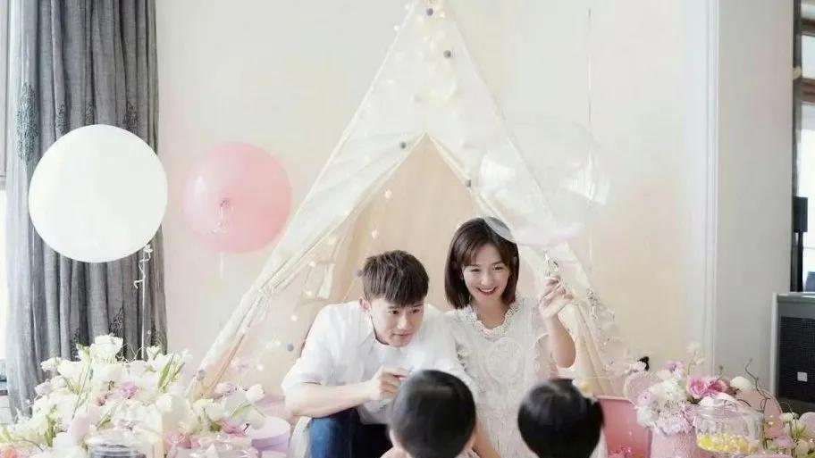 谢娜张杰被质疑重男轻女



明星为啥这么想生儿子？谢娜张杰都三个女儿了，还在拼