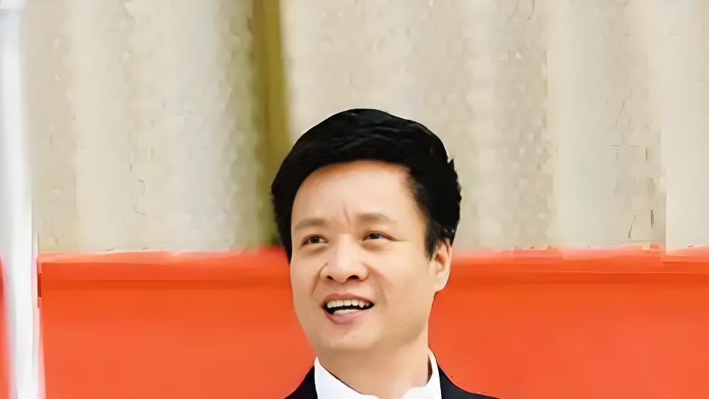 他娶15岁爱上的初恋，27岁成名，陪妻子抗癌半生，如今过得如何了？