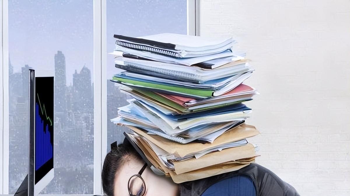 凌晨两三点“自然醒”不是生物钟准，而是身体在打小报告