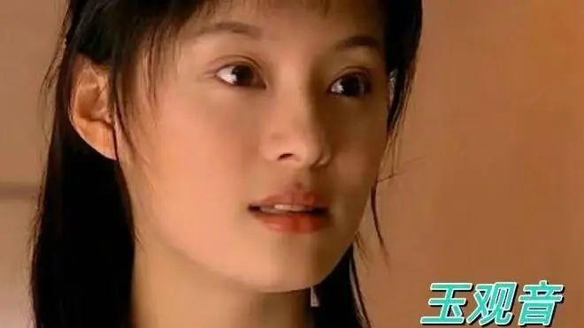 孙俪唇下痣神秘消失，热搜引发关注！医生：痣真的能随便去掉吗？