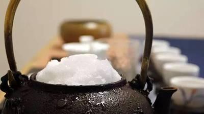 绝了！古人真会享受，冬月邀宾，敲冰煮茶