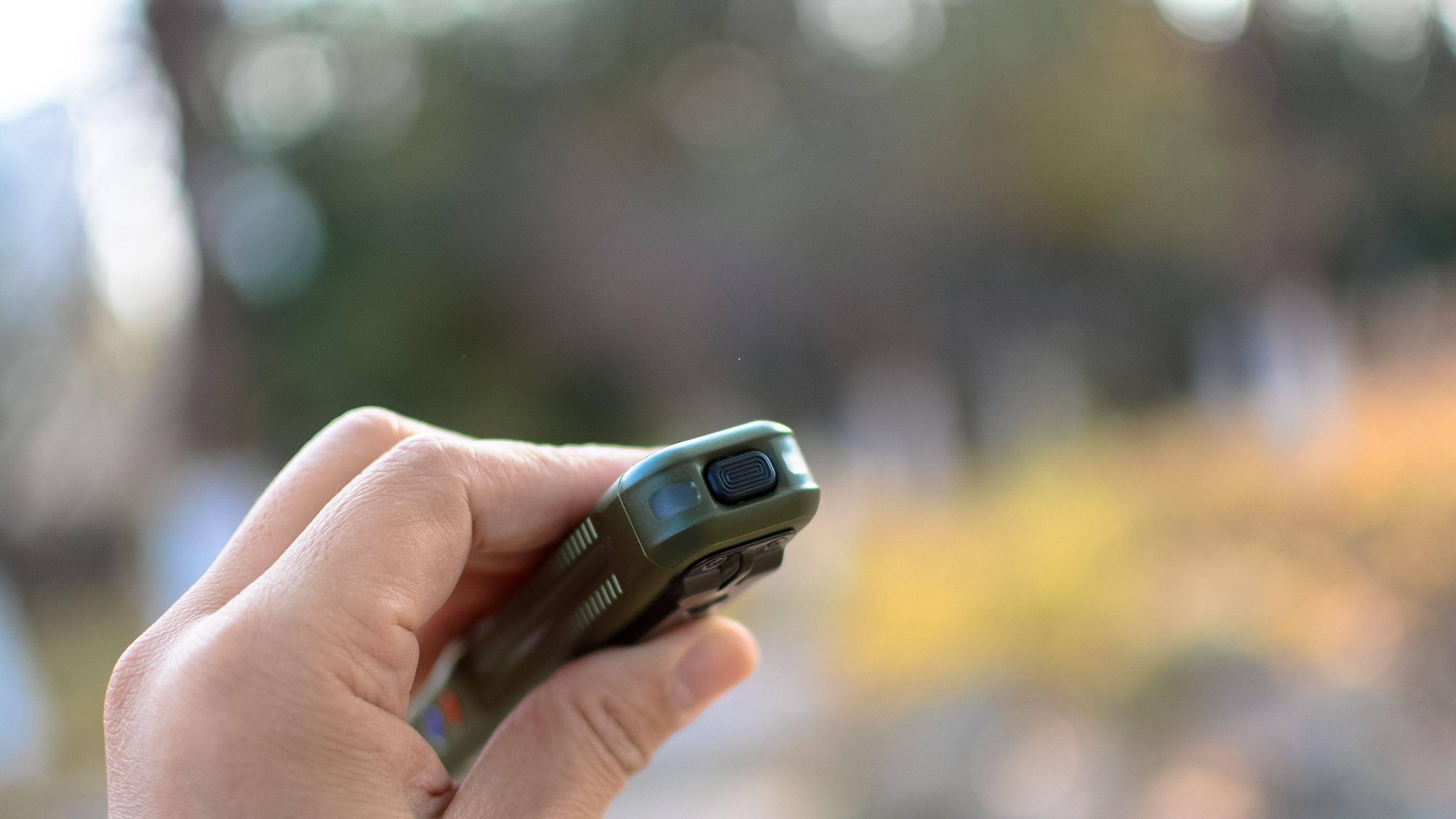 EDC手电天花板！三光源+高亮度+氛围灯，Fenix E06R Pro