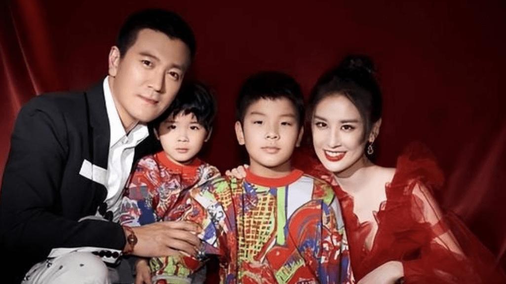 “杨子直播求婚黄圣依：璀璨钻戒下，是真爱还是流量盛宴？”