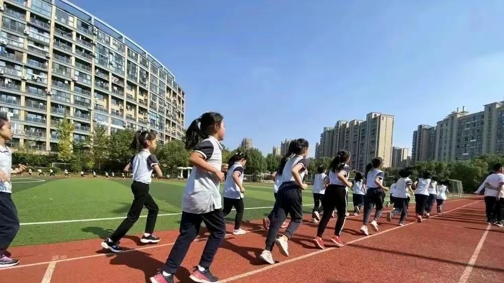 体育老师当班主任却被学生“差评”！合肥这所学校的破解法太绝了