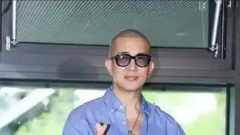大S遗产风波具俊晔获三亿



大S遗产争夺战，剧情比电视剧还精彩！S妈原以为防