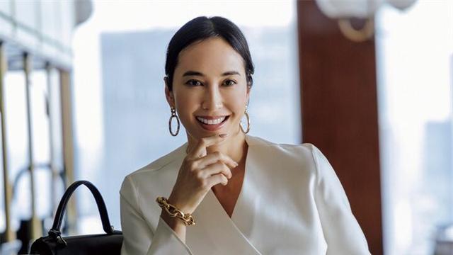 “大女人”五一度假游，解锁白色高阶穿搭，秒杀路人美成焦点