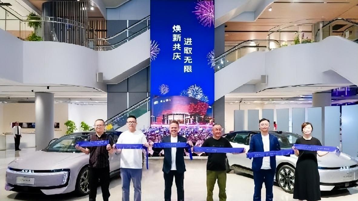 奥迪 E5 Sportback开启首批车主交付 上汽奥迪“奥迪之城”焕新启幕