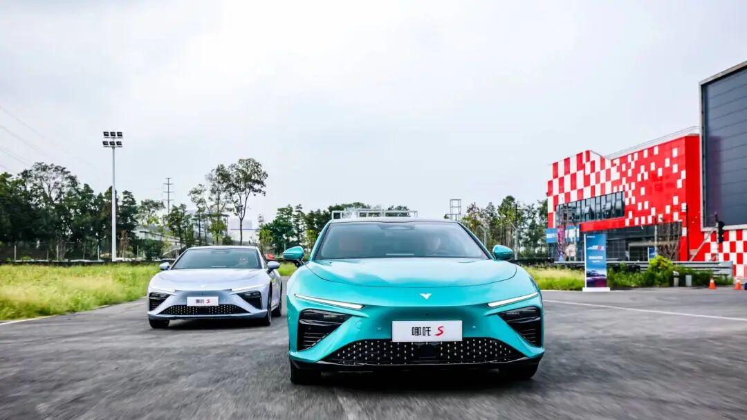 哪吒汽车即将断网，40万车主要自掏腰包买流量包