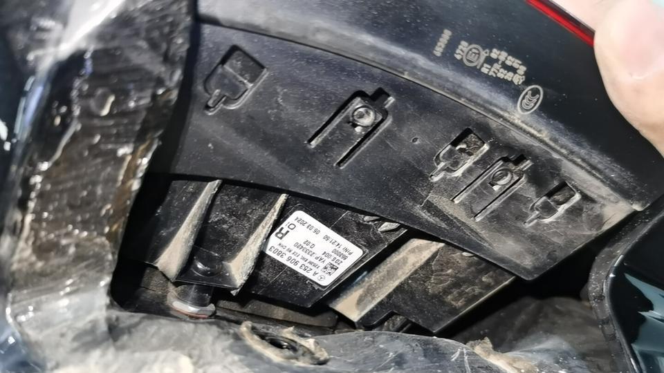 2021款奔驰GLC300，一手准新车，26万体验豪华SUV