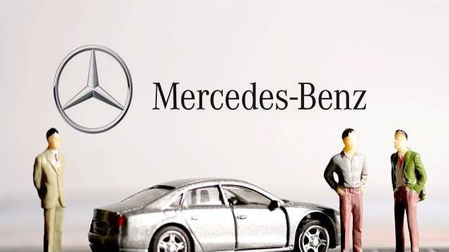 奔驰30年老员工被裁，获赔400万后，各打算盘