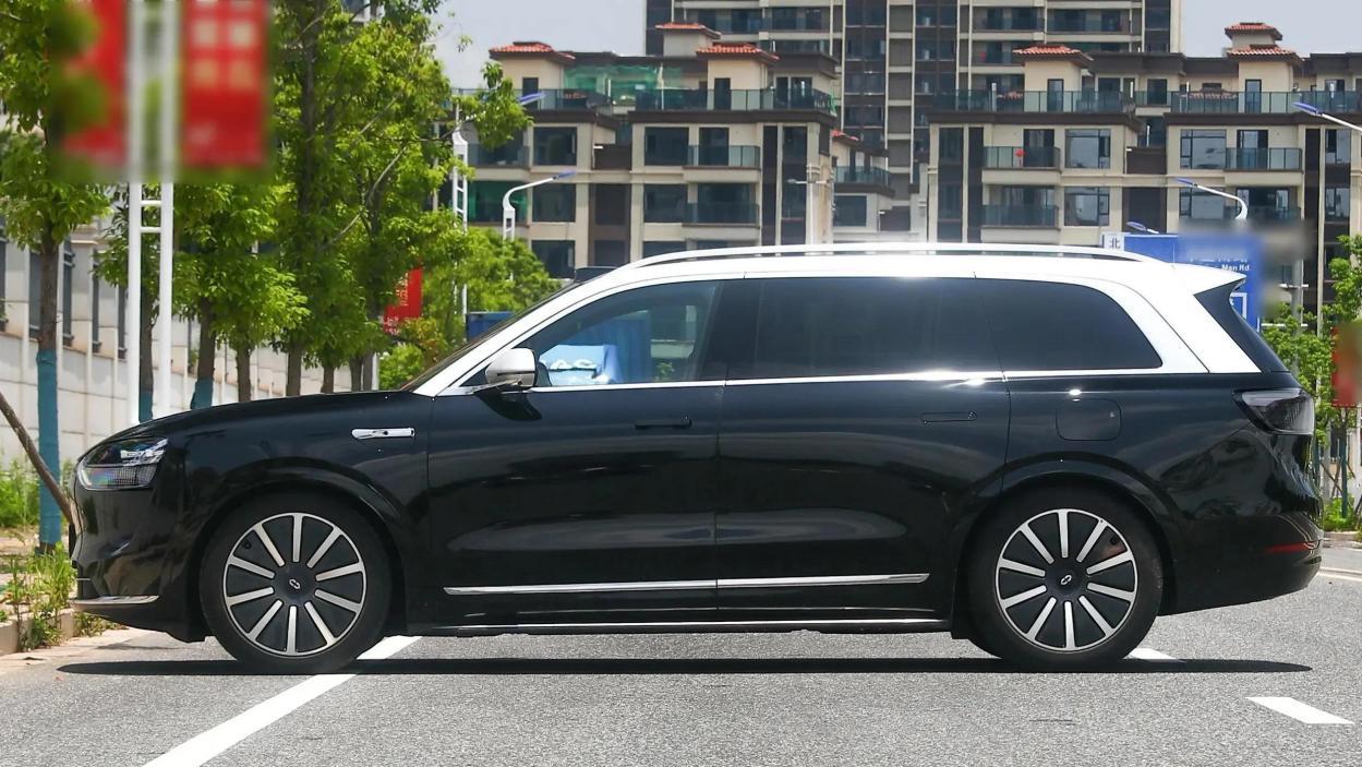 哎，卷疯了！冰箱彩电大沙发，不如等等这台“遥遥领先”的SUV？