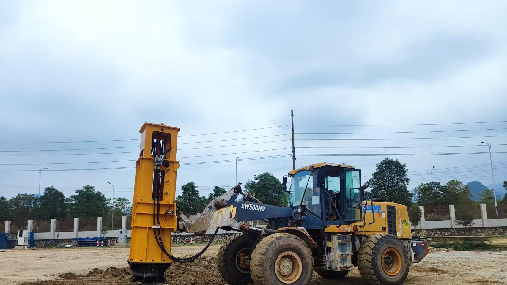 装载机改装打夯锤的技术实现与应用价值