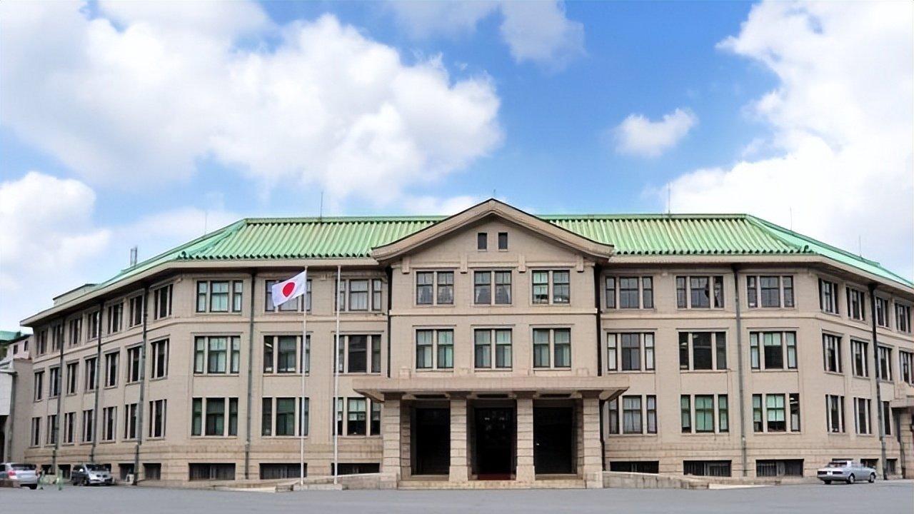 高市早苗犯下严重失误，中国获得名正言顺的筹码