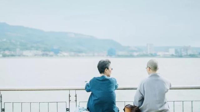 家庭里，如果出现以下几种情况，儿女多半会盼老人快走