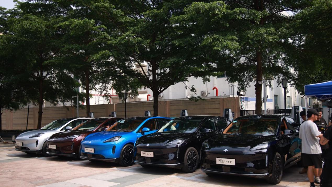 ​小鹏G7与昊铂HT 825 Pro大比拼：20万预算谁更靠谱？