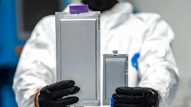 宁德时代固态电池来了！快充10分钟跑2000km，2027年开始批量生产