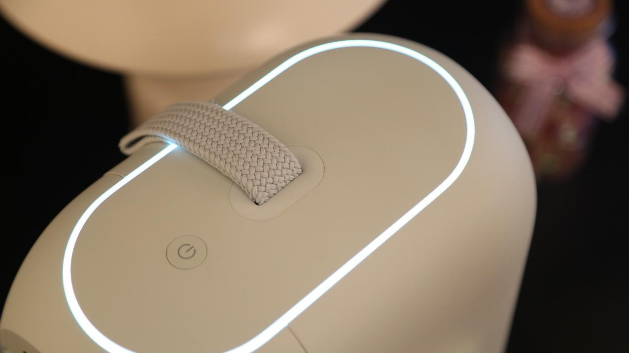 年轻人的情绪价值它最懂 体验小明Q6智能投影机