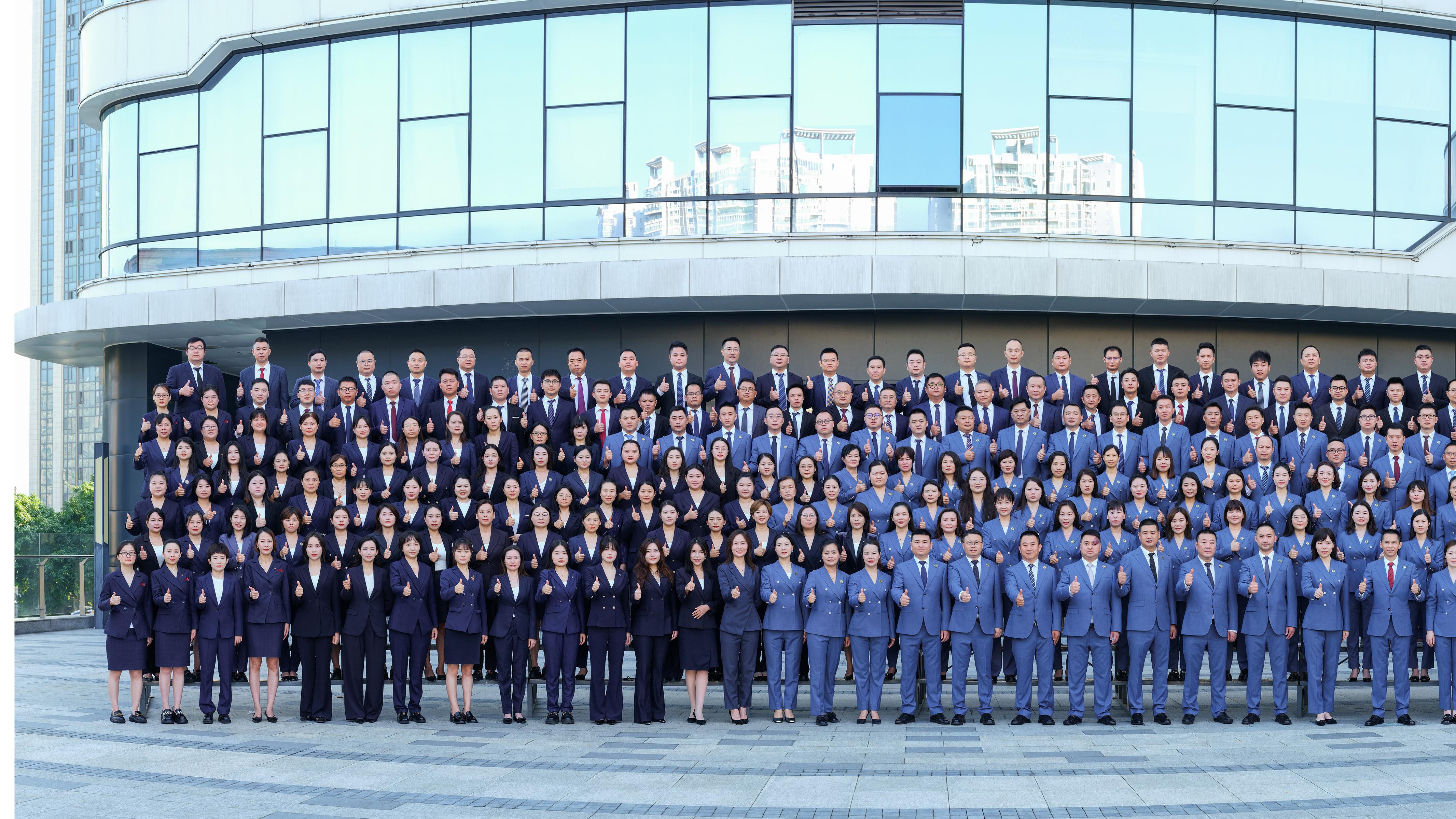 500人的年会大合影怎么拍才不乱？这3个“硬性条件”缺一不可