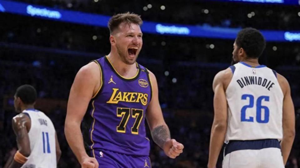 东契奇首战旧主拿三双，詹姆斯末节16分扮演定海神针｜NBA焦点