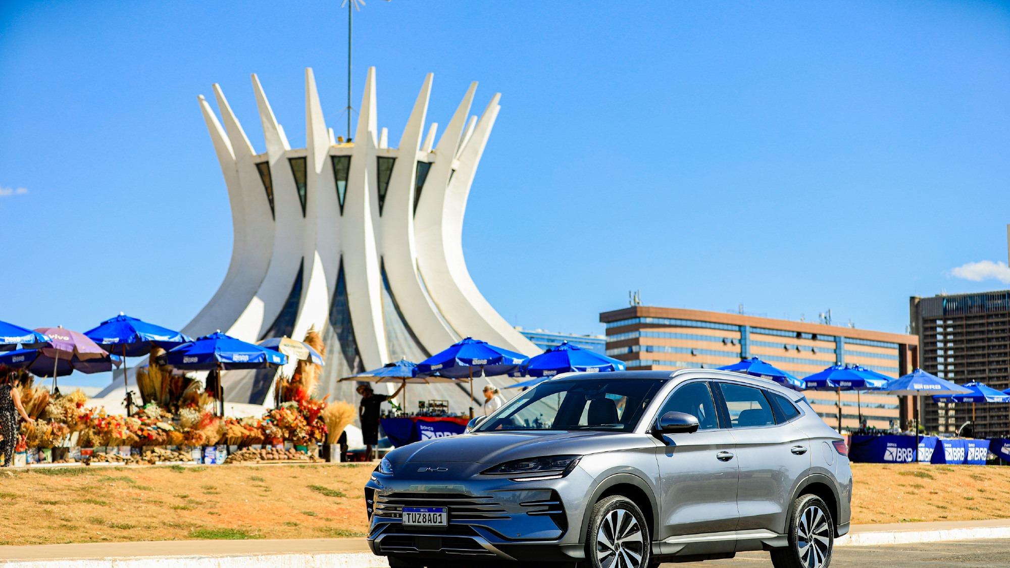 比亚迪1-7月依旧断崖式领先，狂销249万辆稳居榜首！