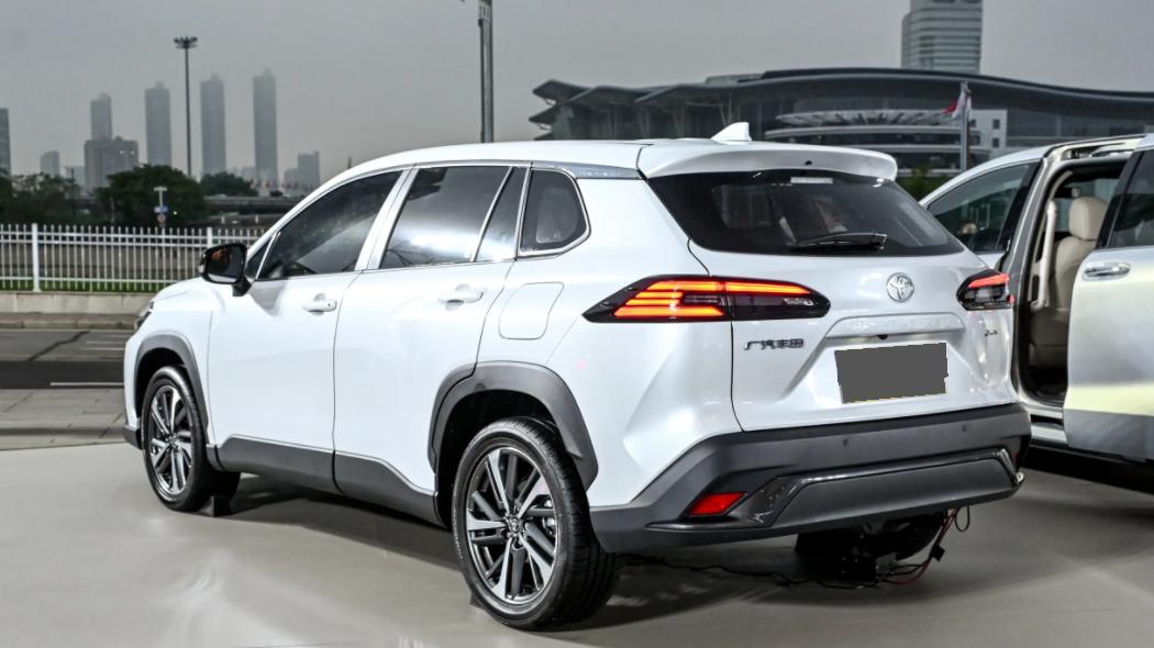 家用SUV绕不开的选择？丰田锋兰达选购指南，省油也省心