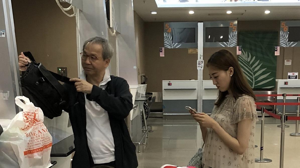 33岁港姐豪游东京吃住奢华，酒店房每晚1.2万元，离异获分了三亿