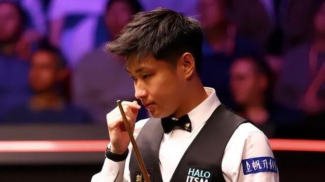 斯诺克战报！赵心童斯佳辉一轮游，吴安仪爆冷掀翻世界第一！