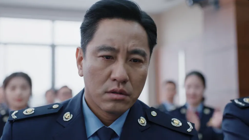 《大河之水》李东杰依然无法摆脱生活的重压，甚至迎来了婚姻的破裂