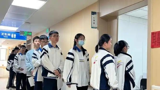 哪些大学的专业对身高有限制要求？