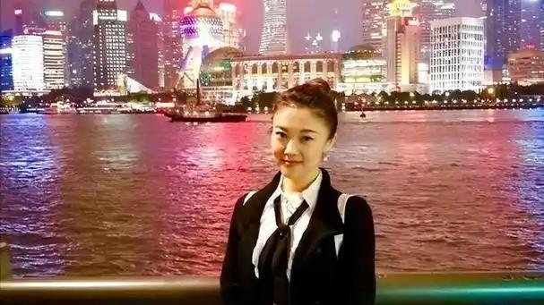 “消失”的王小海，是凤凰传奇的前车之鉴！难怪当年曾毅死活不肯
