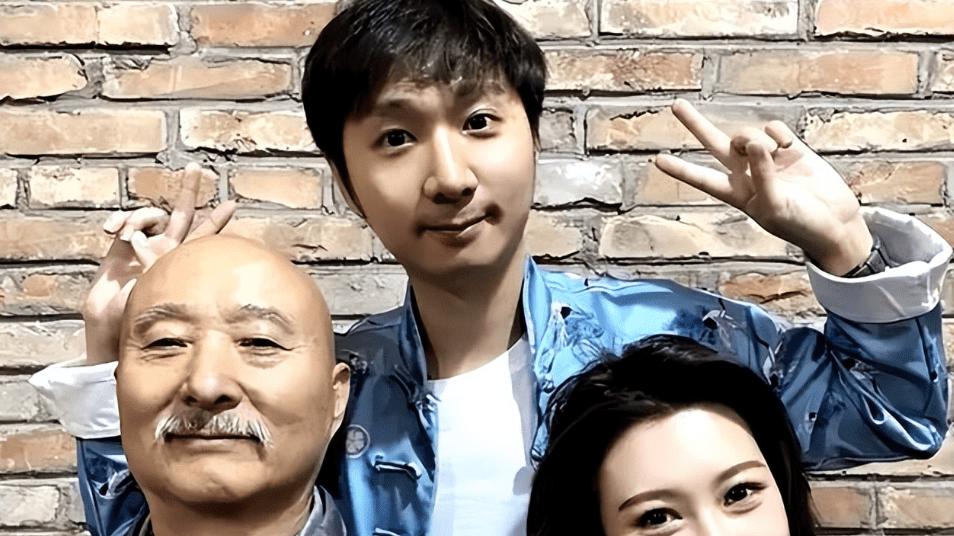 舅舅是陈佩斯，外公是影帝，爸爸是国家一级演员，她却甘愿当网红