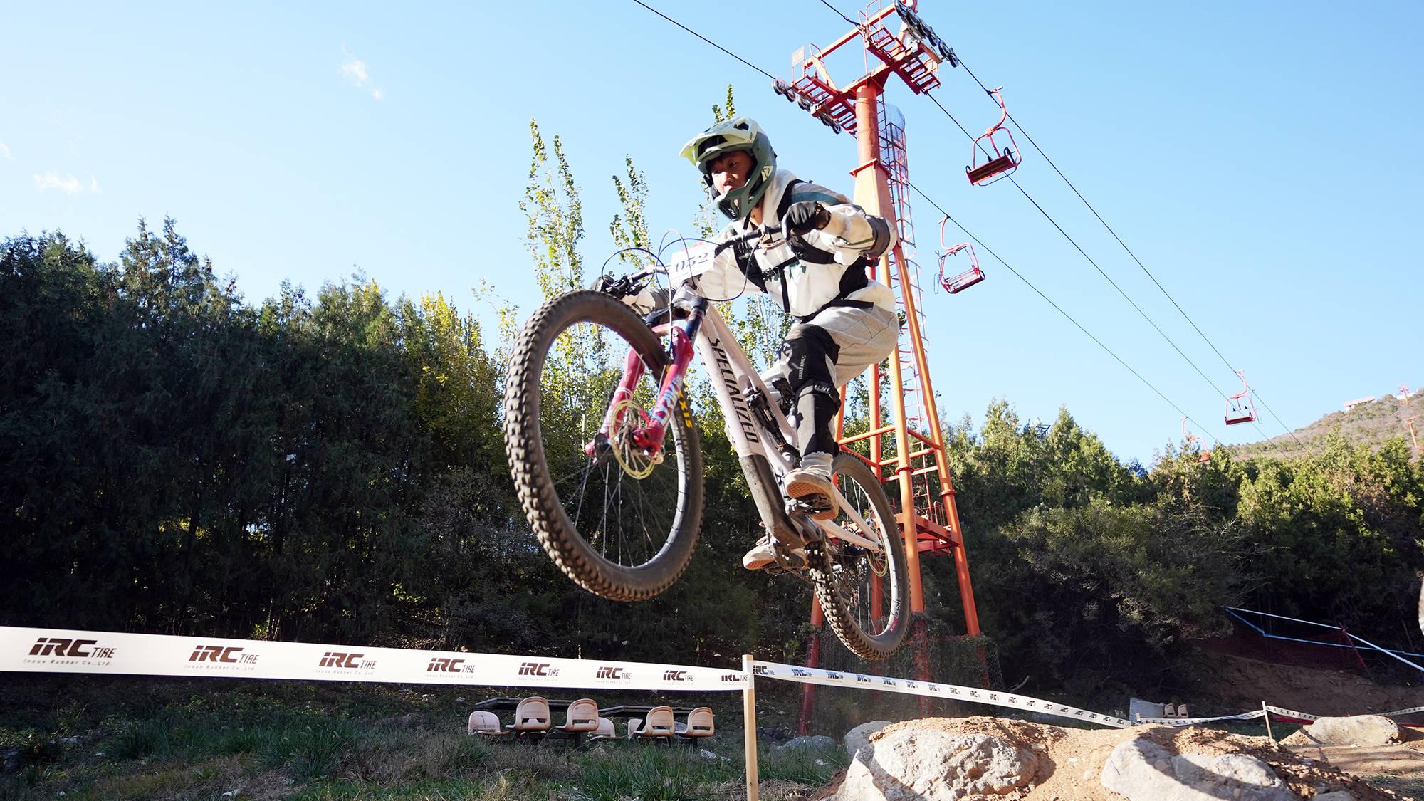 首届北京昌平山地自行车障碍速降赛冠军揭晓