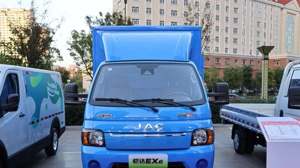 装载量14方，半小时充满电，城配卷王江淮恺达EX6行业定制车实拍