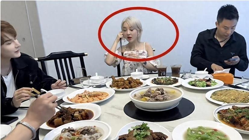 34岁郭美美酒吧打碟，再次翻红？还是另有隐情？
