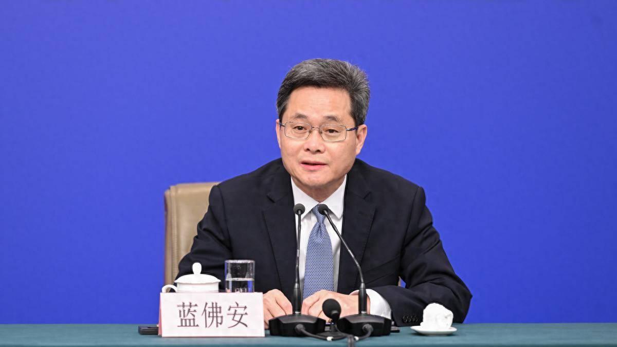 中方不见美财长，不到48小时，特朗普突然变卦，开出取消关税条件