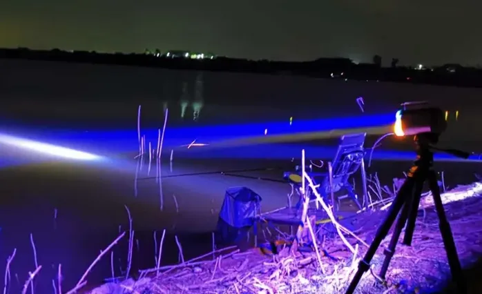 夜钓的最佳季节通常是晚秋初夏，记住4钓4不钓，渔获更比白天好