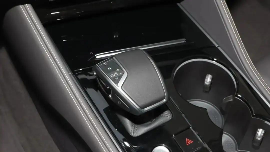 大众“换壳Q7”上市！2.0T+8AT+空悬，比途昂档次高，识货的不多