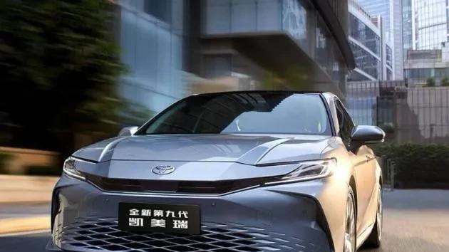 在中型轿车中，选择凯美瑞的，才是真正懂车的人