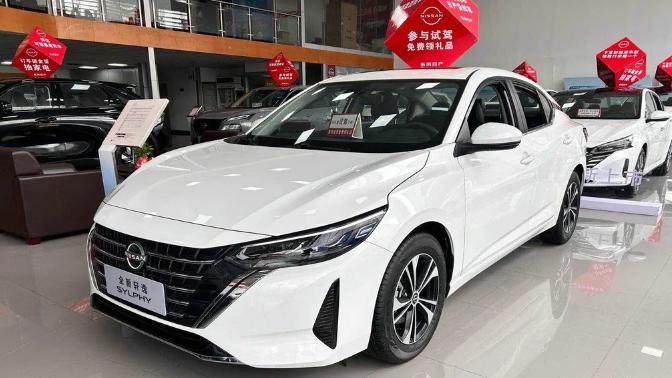 预算10万​家用车怎么选？15​年驾龄老司机：就买马路三大妈，首选轩逸