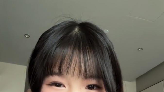 孙卓寒假带同学和姐姐旅游，同框对比太惨烈，怎么上大学后长残了