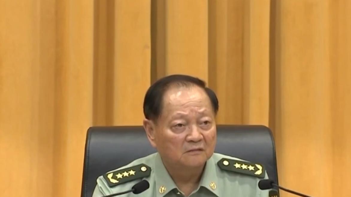 75岁的上将身体真好！开会不戴老花镜，军队之福