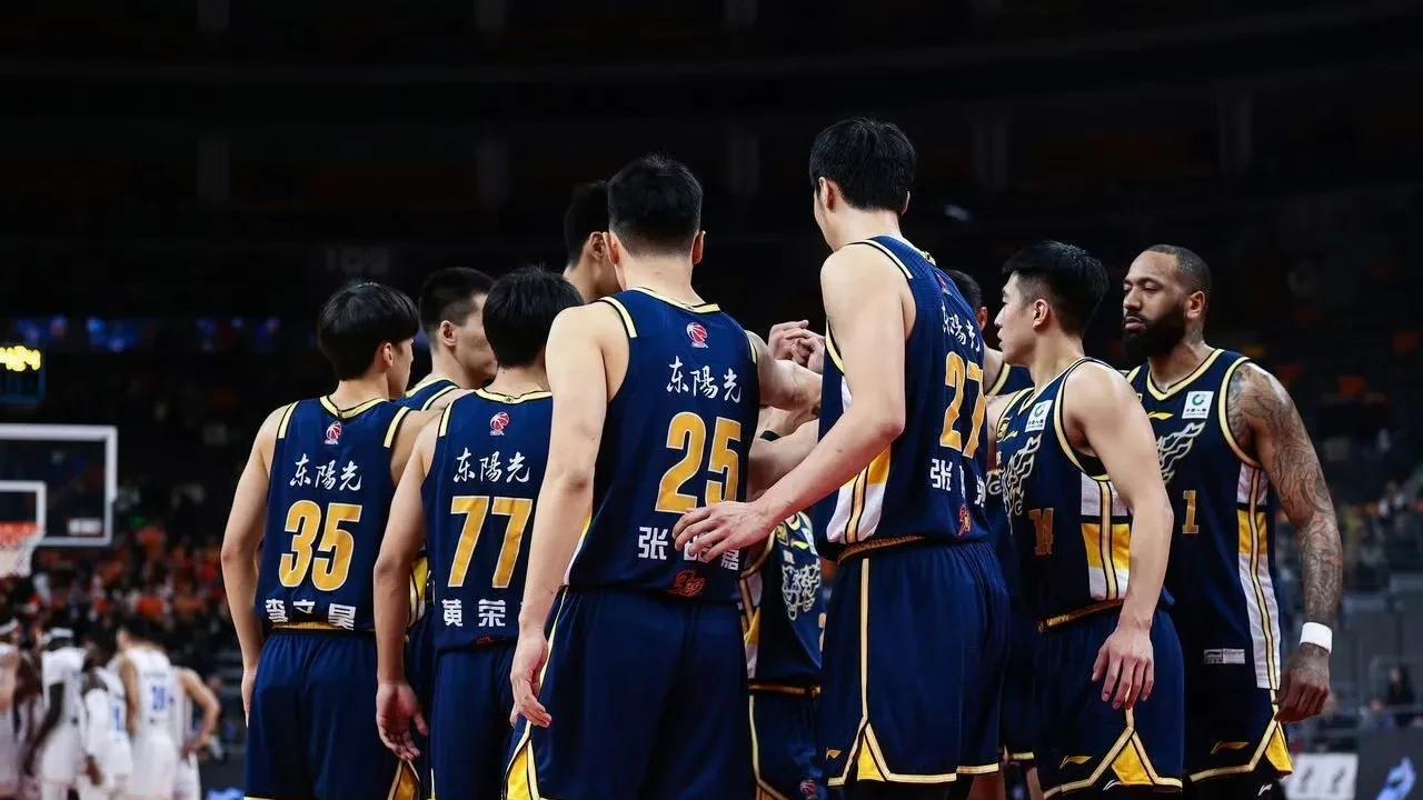 广东大战山西14决赛：杜峰指导能否再创奇迹？哪位球员会成为奇兵？名嘴苏群预测系列赛走向